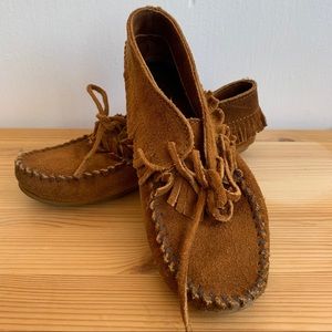 Minnetonka Moccasins Women’s Size 6